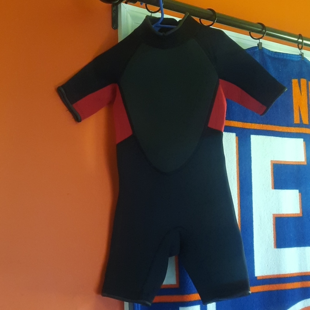Extra Small kids red / black Wetsuit 3mm unisex